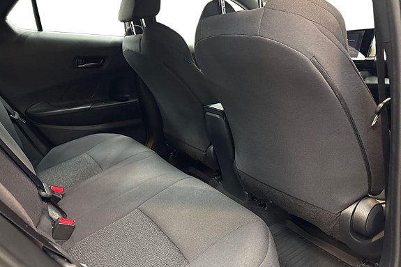 Toyota C-HR 9 of 21