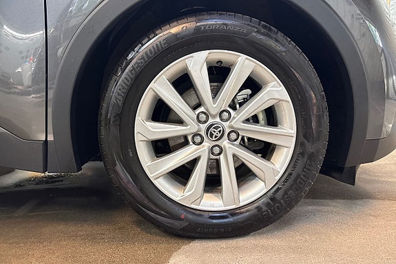 Toyota C-HR 17 of 21