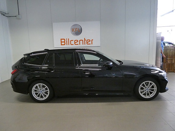 BMW 330e 3 of 5