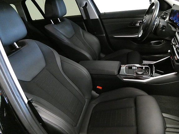BMW 330e 12 of 20