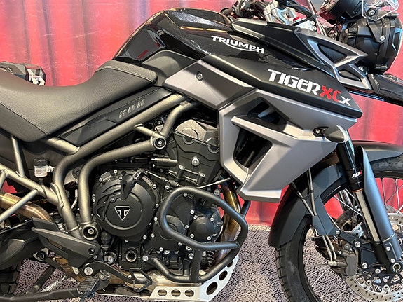 Triumph TIGER 800 XCX 5 of 17