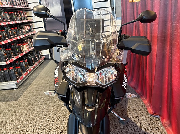 Triumph TIGER 800 XCX 3 of 17
