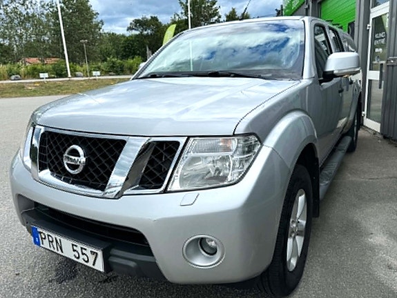 Nissan Navara 2 of 5