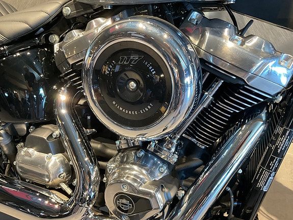 Harley-Davidson Street Bob 117 Omgående leverans 5 of 11