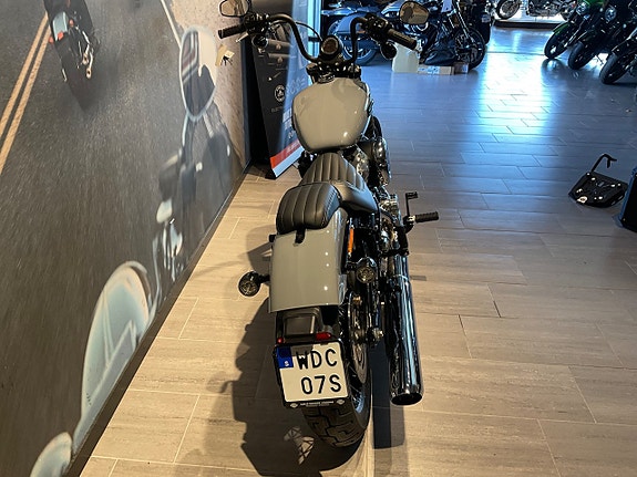 Harley-Davidson Street Bob 117 Omgående leverans 11 of 11