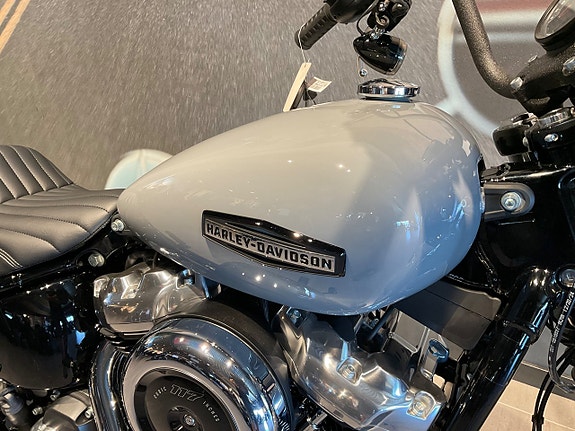 Harley-Davidson Street Bob 117 Omgående leverans 4 of 11