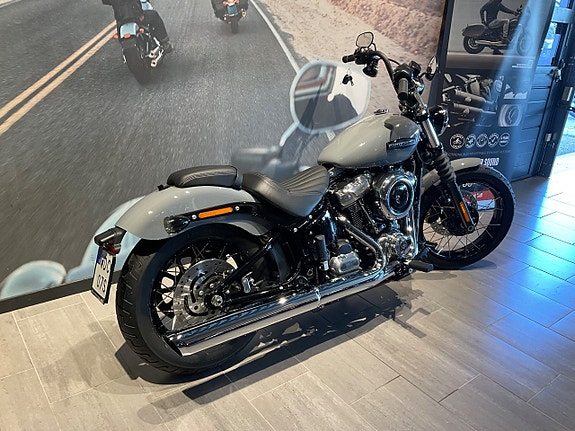 Harley-Davidson Street Bob 117 Omgående leverans 2 of 11