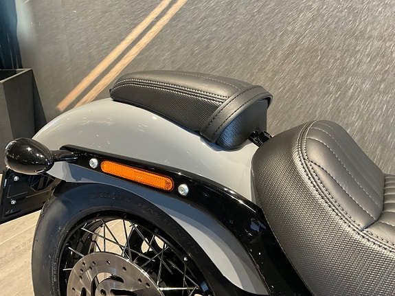 Harley-Davidson Street Bob 117 Omgående leverans 7 of 11