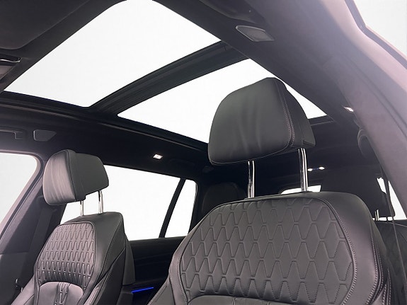 BMW X7 11 of 30