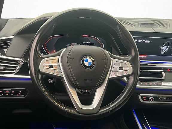 BMW X7 13 of 30