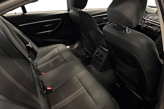 BMW 320d 10 of 30