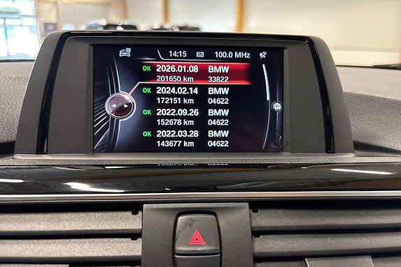 BMW 320d 25 of 30