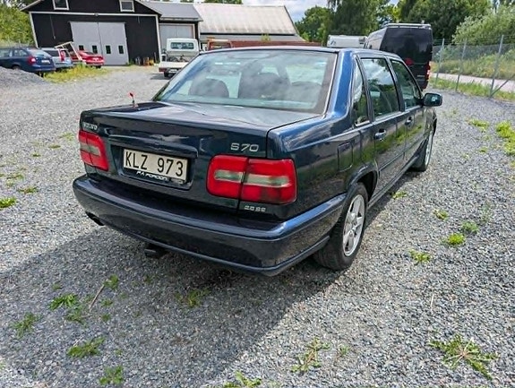 Volvo S70 4 of 5
