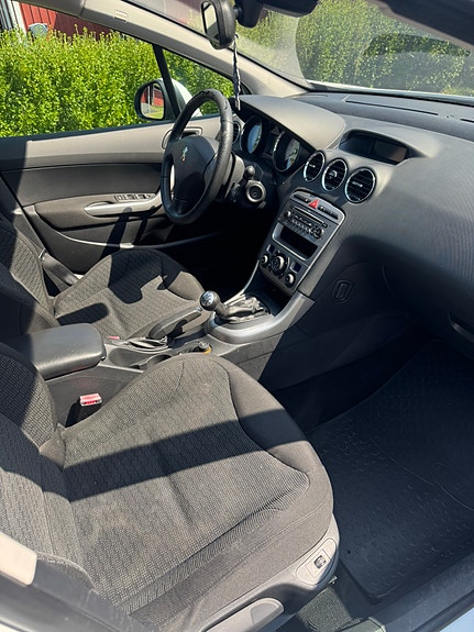 Peugeot 308 SW 5 of 5