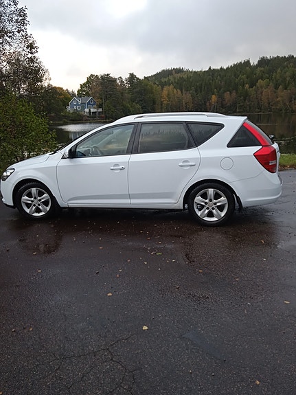 Kia Ceed 3 of 5