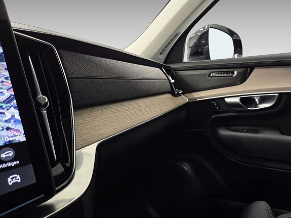 Volvo XC90 17 of 19
