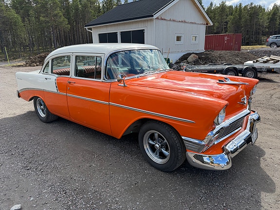 Chevrolet Sedan 3 of 4