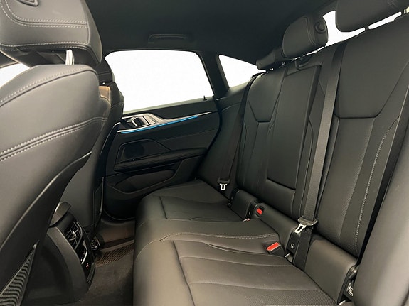 BMW i4 12 of 30