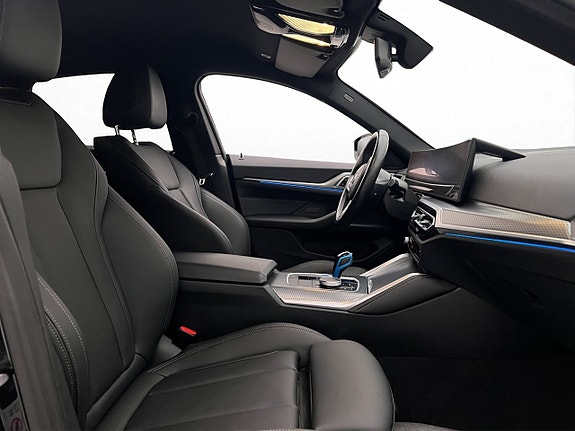 BMW i4 11 of 30