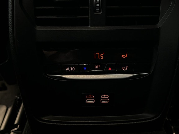 BMW i4 13 of 30