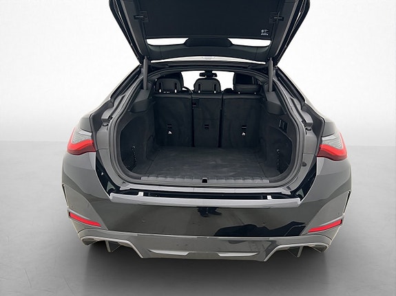 BMW i4 9 of 30