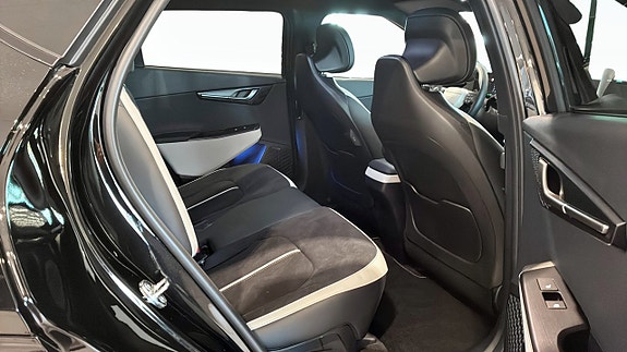 Kia EV6 5 of 9