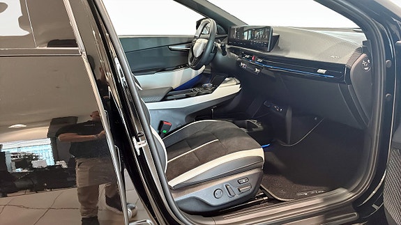 Kia EV6 3 of 9