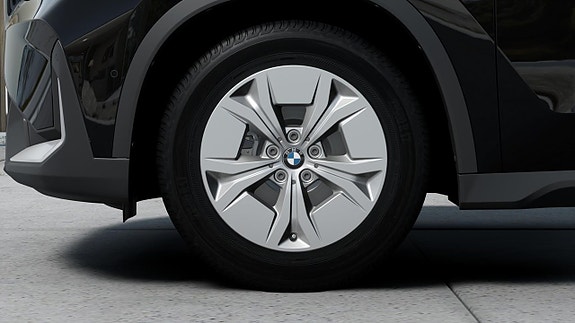 BMW iX1 7 of 13