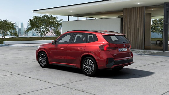 BMW iX1 2 of 13