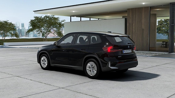 BMW iX1 2 of 13