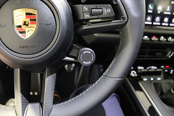 Porsche 911 Carrera GTS 14 of 22