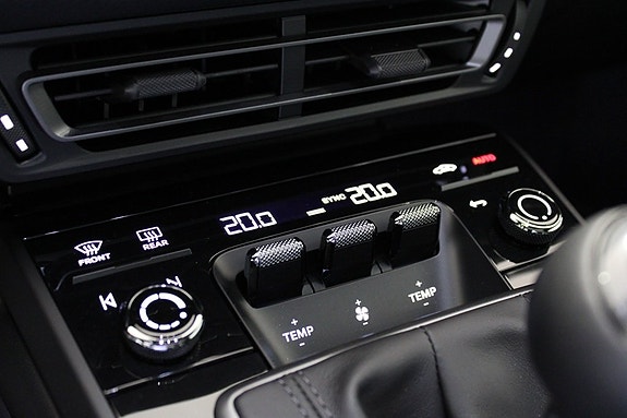 Porsche 911 Carrera GTS 19 of 22