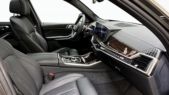 BMW X5 3 of 9