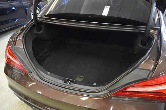Mercedes-Benz CLA180 14 of 17