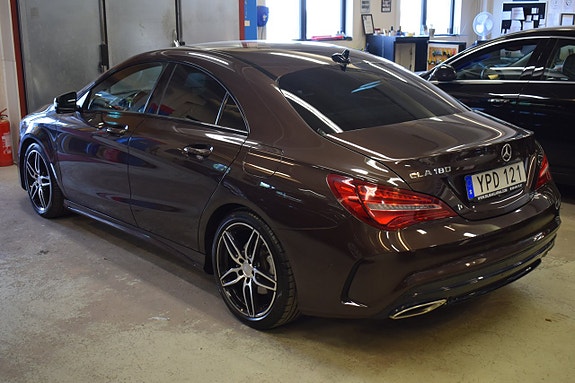 Mercedes-Benz CLA180 4 of 17