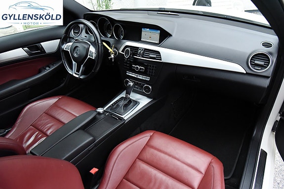 Mercedes-Benz C250 8 of 12