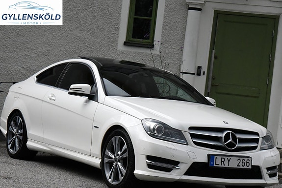 Mercedes-Benz C250 2 of 12