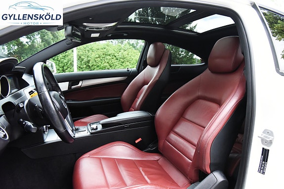 Mercedes-Benz C250 9 of 12