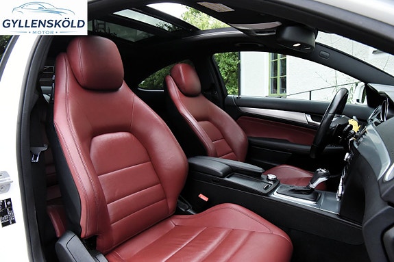Mercedes-Benz C250 7 of 12