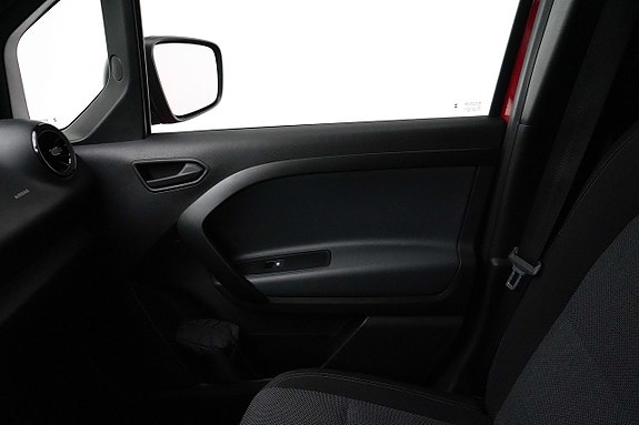 Mercedes-Benz eCitan 13 of 21