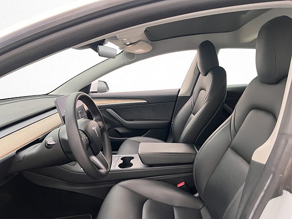 Tesla Model 3 11 of 30