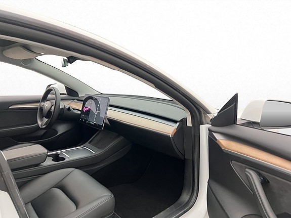 Tesla Model 3 23 of 30