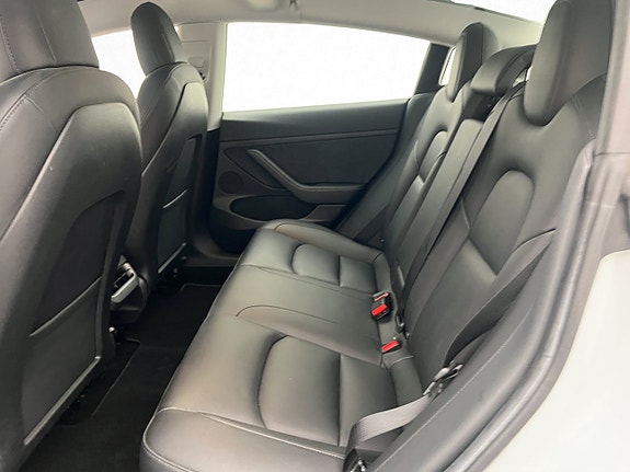 Tesla Model 3 25 of 30