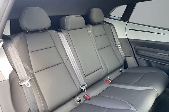 Polestar 4 15 of 19