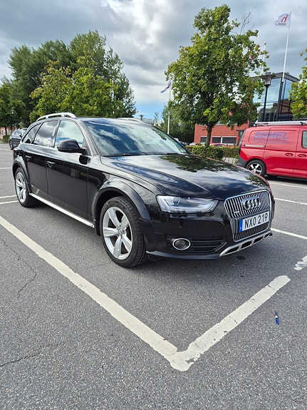 Audi A4 allroad 2 of 9