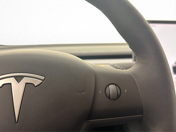 Tesla Model 3 26 of 30