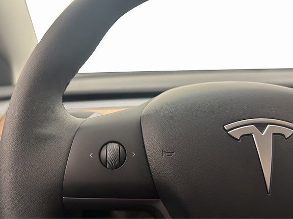 Tesla Model 3 25 of 30