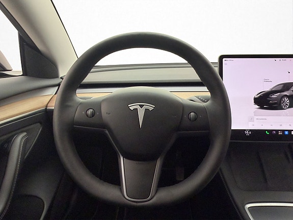 Tesla Model 3 13 of 30
