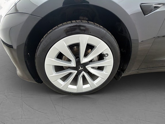 Tesla Model 3 28 of 30