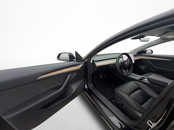 Tesla Model 3 9 of 30